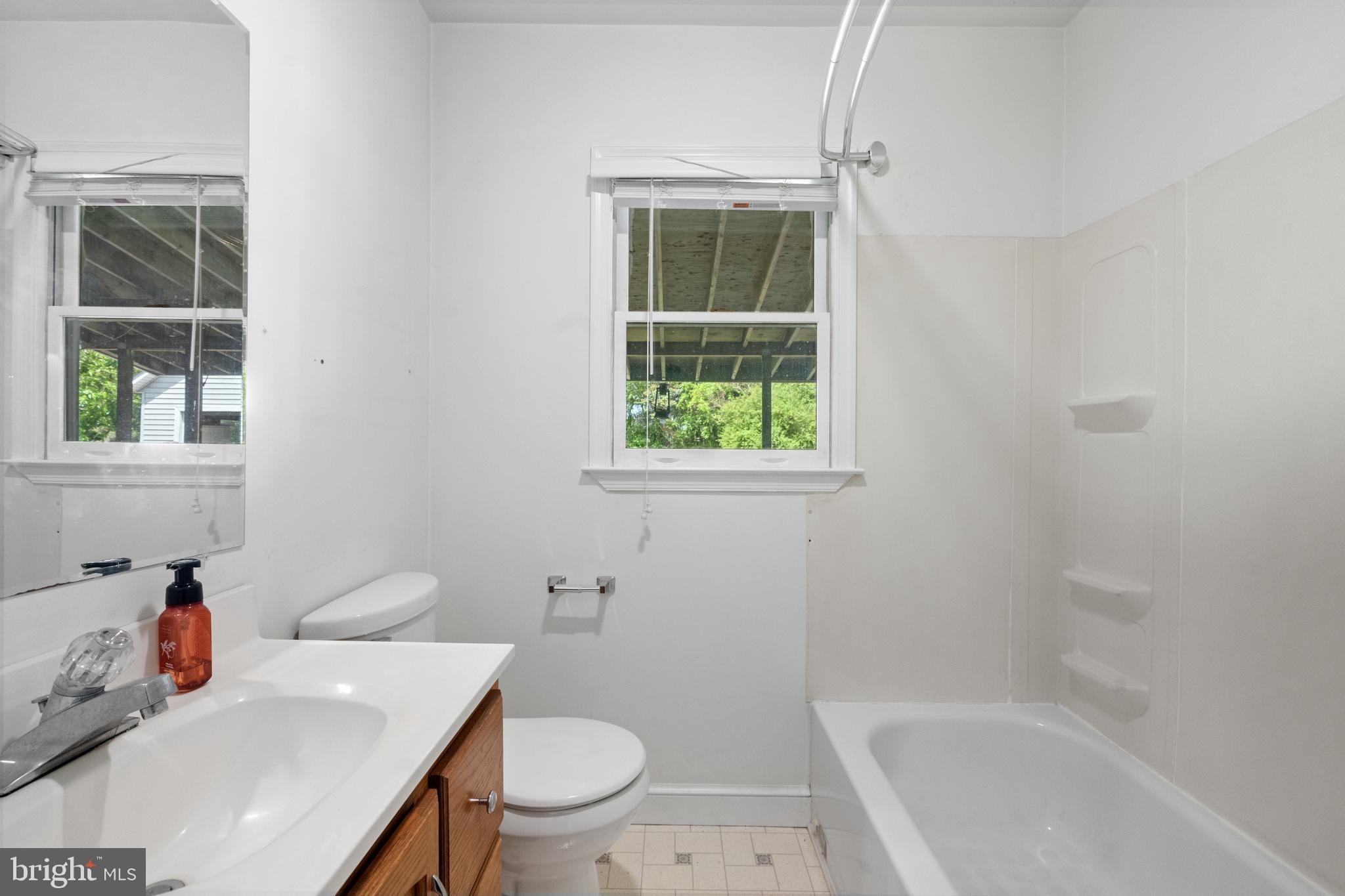8512 Rolling Road Manassas, VA 20110 - Photo 21 of 44 Gallery Image 21