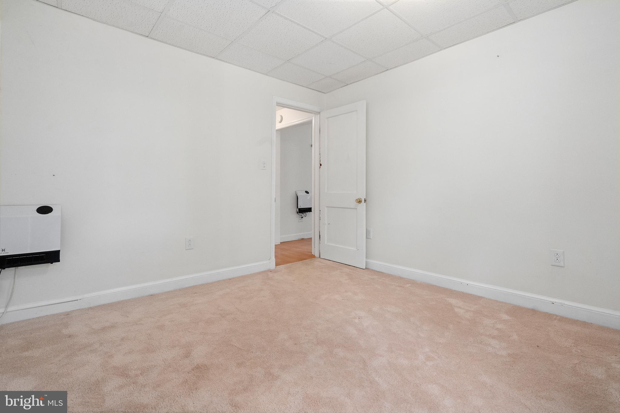8512 Rolling Road Manassas, VA 20110 - Photo 23 of 44 Gallery Image 23