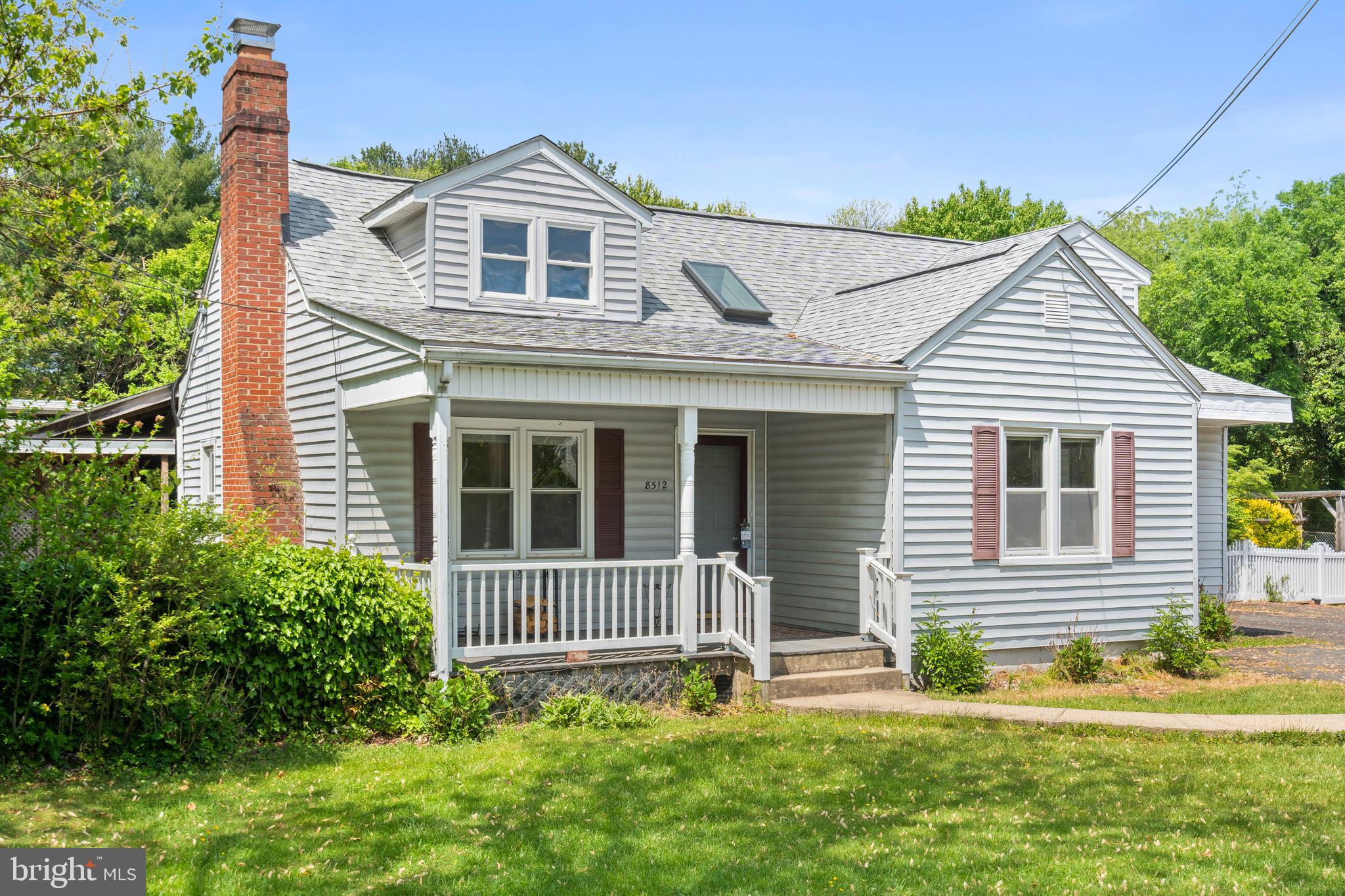 8512 Rolling Road Manassas, VA 20110 - Photo 3 of 44 Gallery Image 3