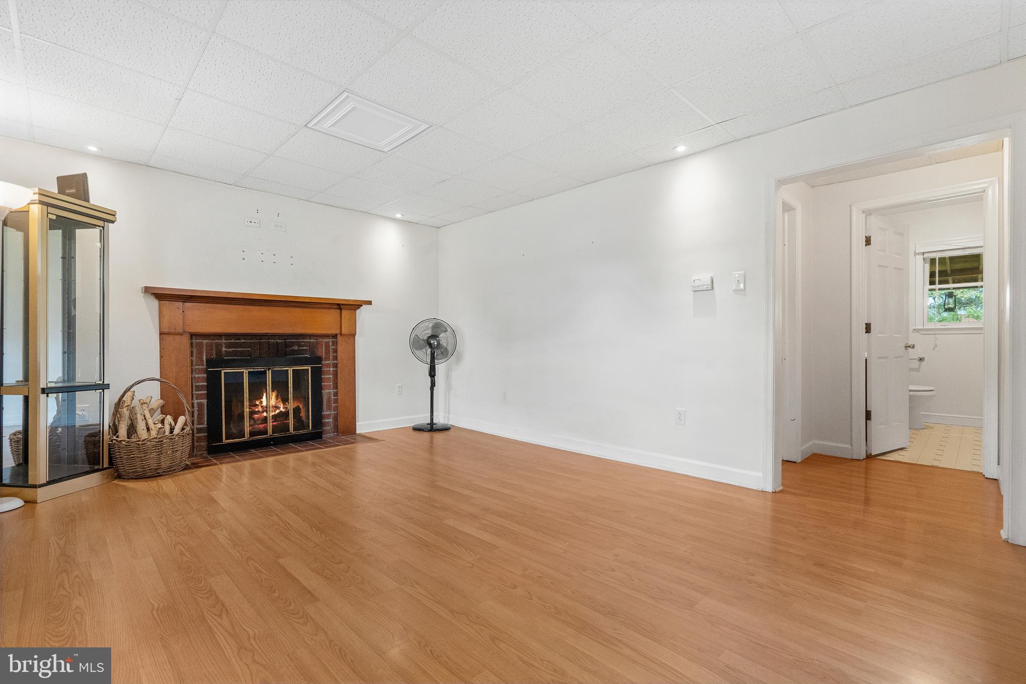 8512 Rolling Road Manassas, VA 20110 - Photo 6 of 44 Gallery Image 6