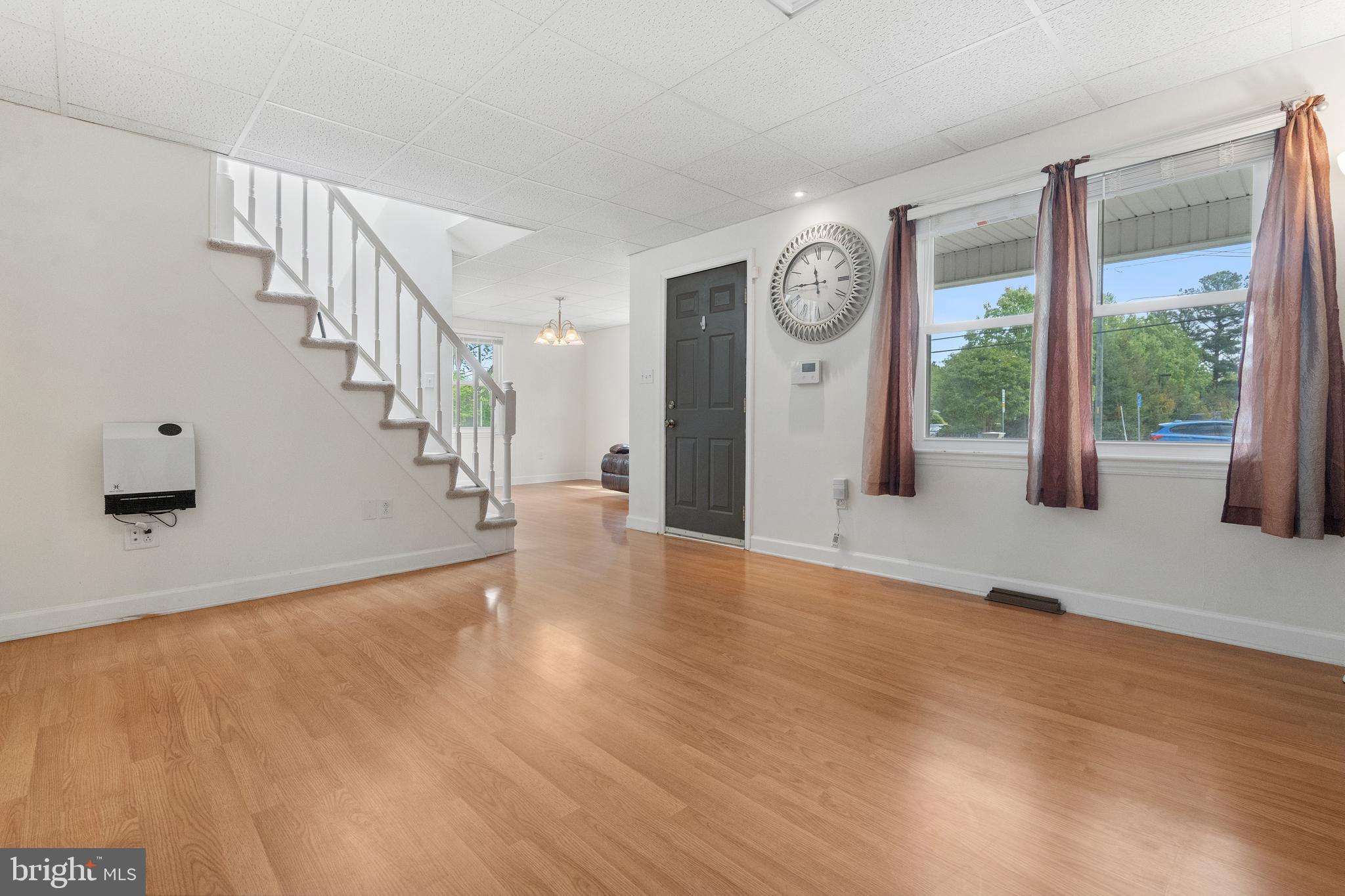 8512 Rolling Road Manassas, VA 20110 - Photo 8 of 44 Gallery Image 8