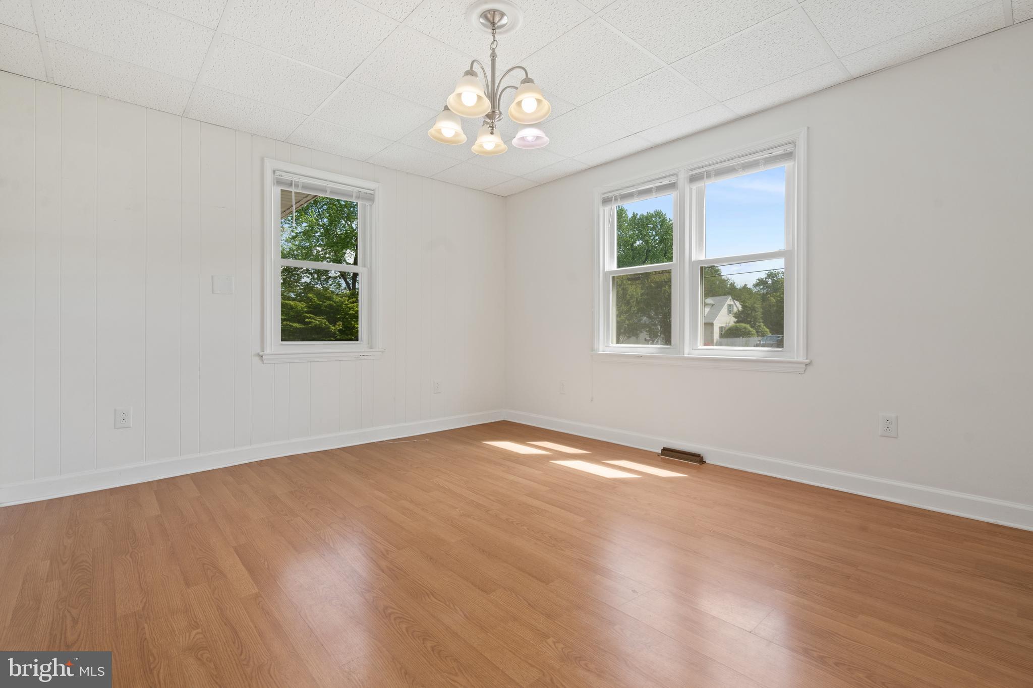 8512 Rolling Road Manassas, VA 20110 - Photo 10 of 44 Gallery Image 10