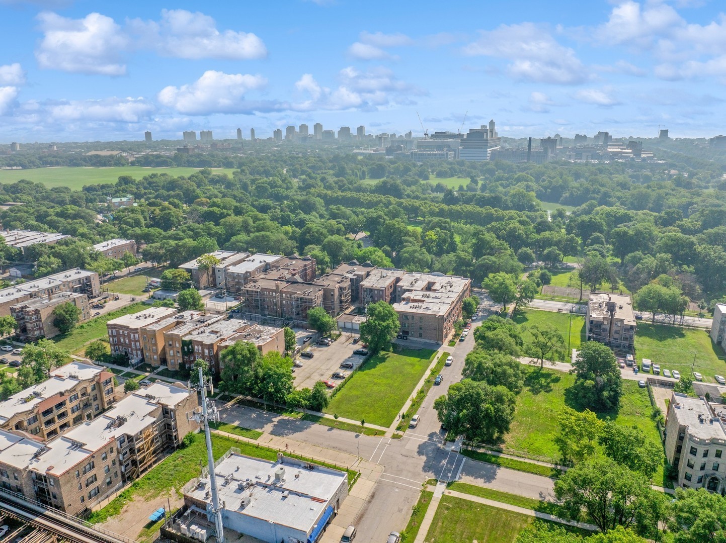 5755 South Calumet Avenue Chicago, IL 60637 - Photo 11 of 19 an aerial view of a house with a garden