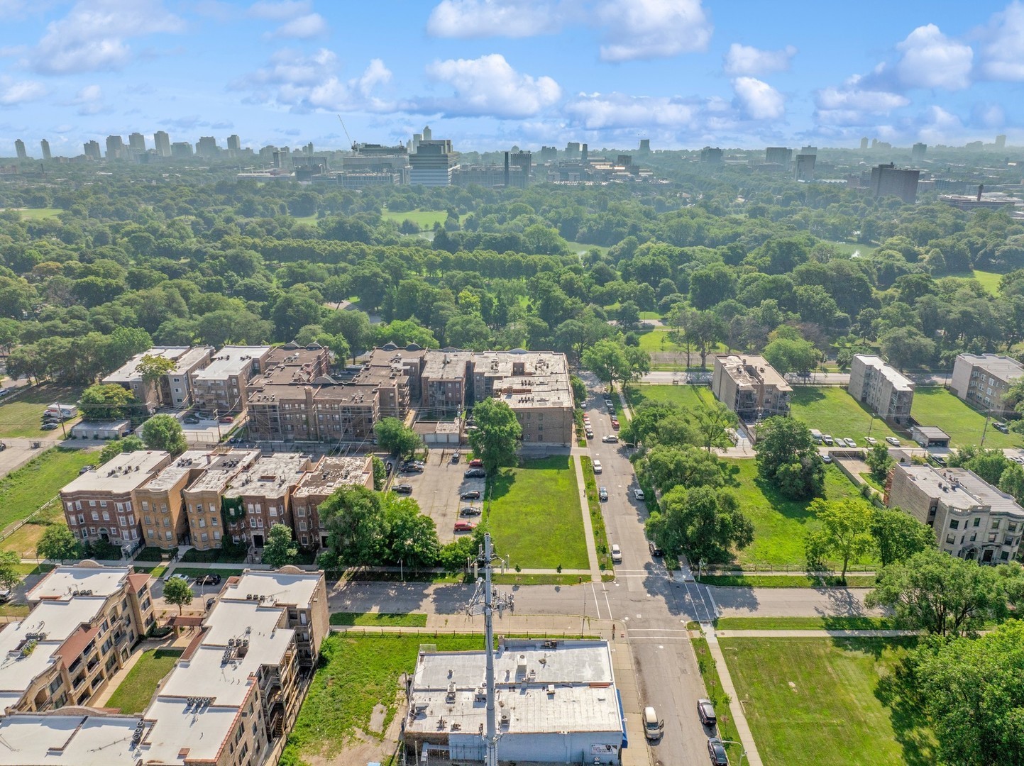 5755 South Calumet Avenue Chicago, IL 60637 - Photo 12 of 19 a view of a city