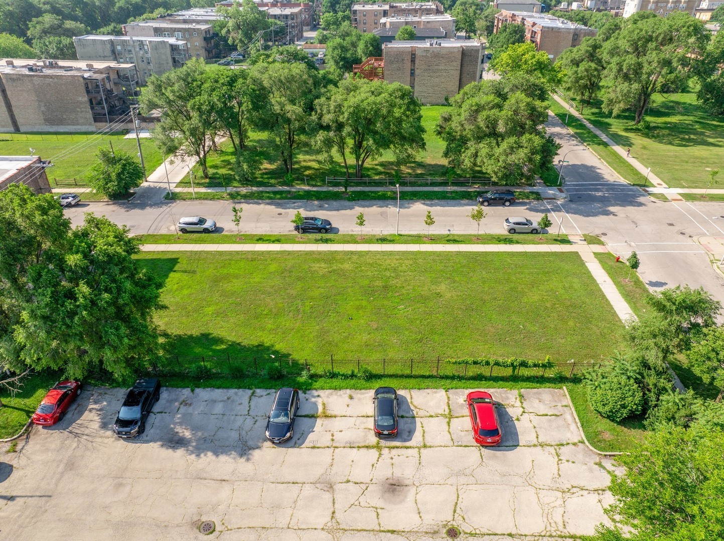 5755 South Calumet Avenue Chicago, IL 60637 - Photo 6 of 19 an aerial view of swimming pool