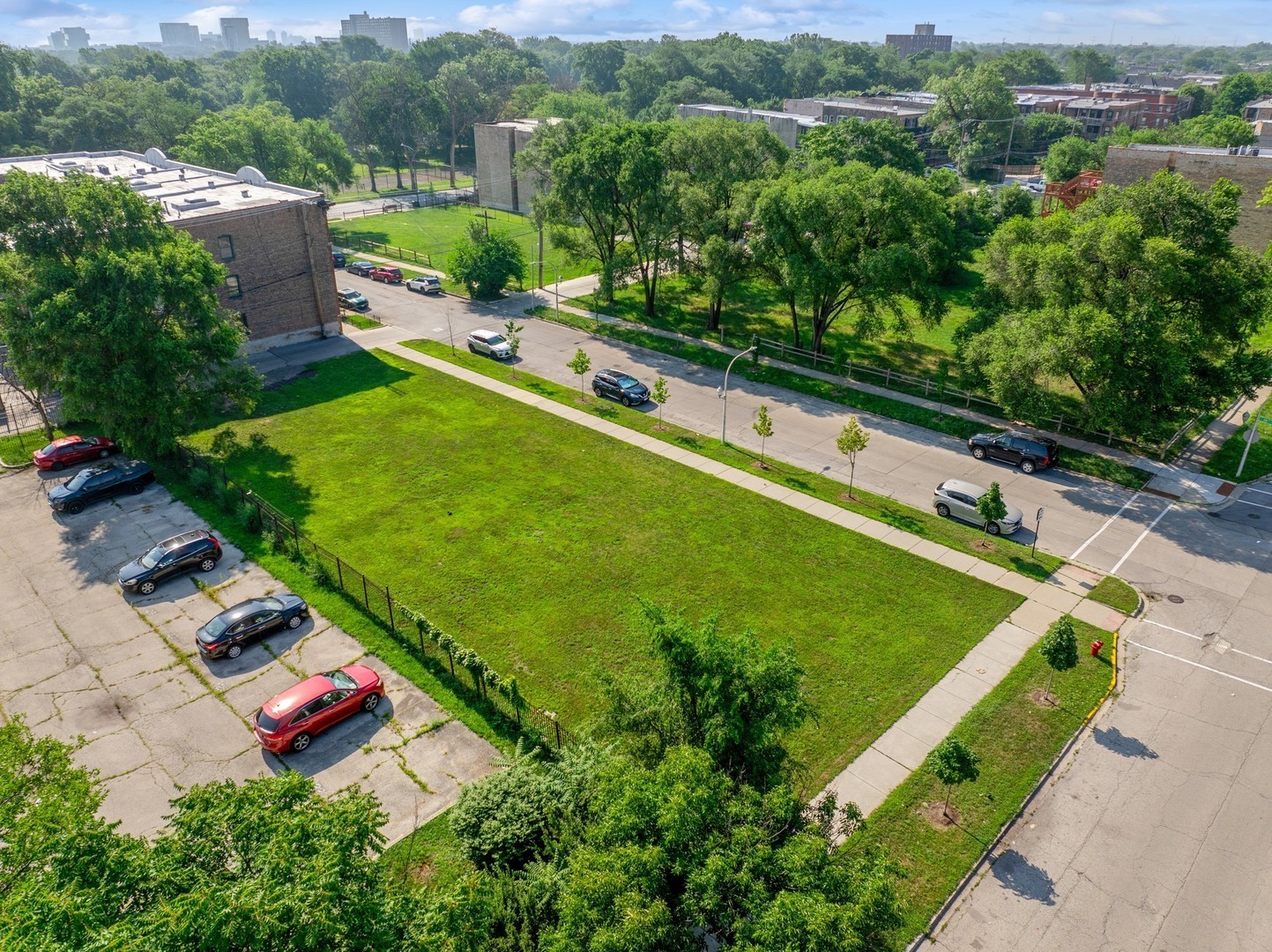 5755 South Calumet Avenue Chicago, IL 60637 - Photo 7 of 19 an aerial view of a house