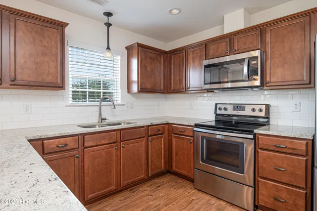 $2,300 | 808 Jade Lane, Greenville, NC 27834