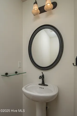 $2,300 | 808 Jade Lane, Greenville, NC 27834