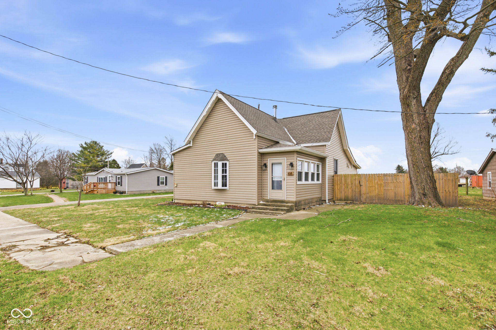 105 East Adams Street Kirklin, IN 46050 - Photo 2 of 76