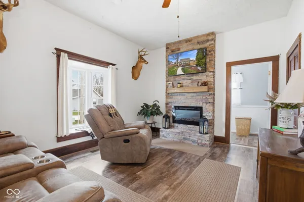 $284,900 | 105 East Adams Street, Kirklin, IN 46050