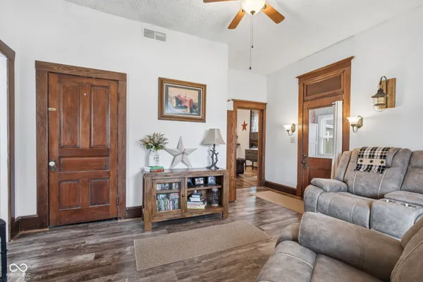 $284,900 | 105 East Adams Street, Kirklin, IN 46050
