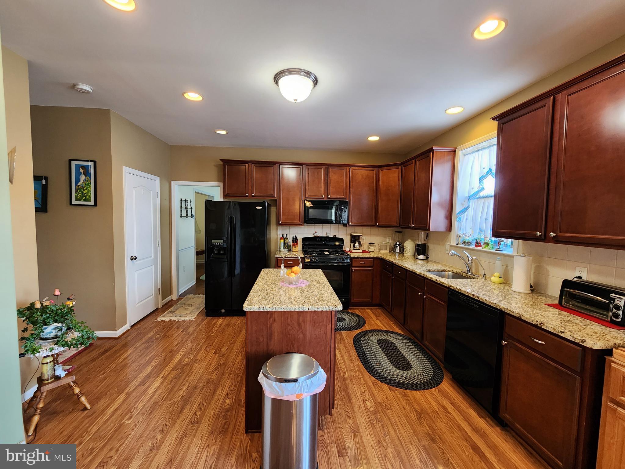 415 Welsh Hill Road Newark, DE 19702 - Photo 2 of 24 Kitchen
