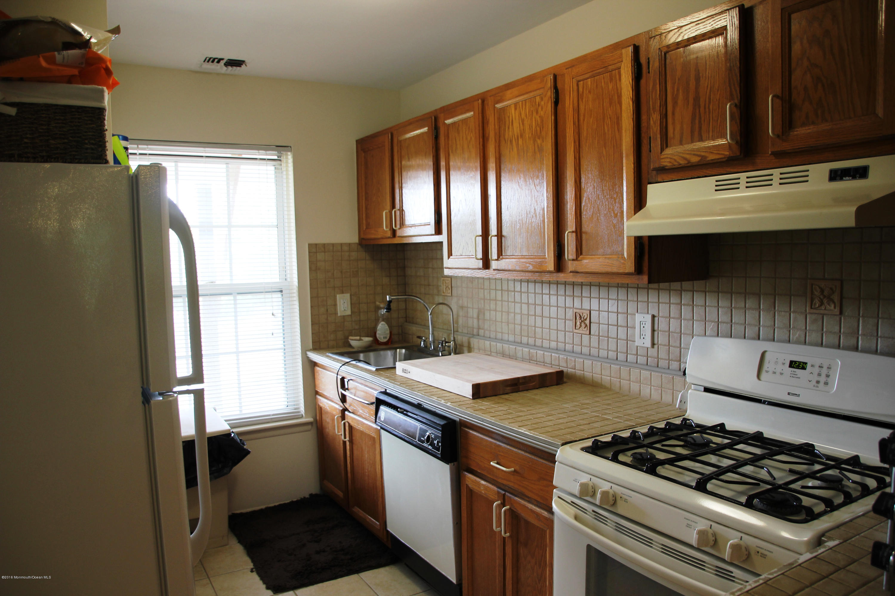 65 County Road, Unit O100 Cliffwood, NJ 07721 - Photo 6 of 17 Kitchen 1