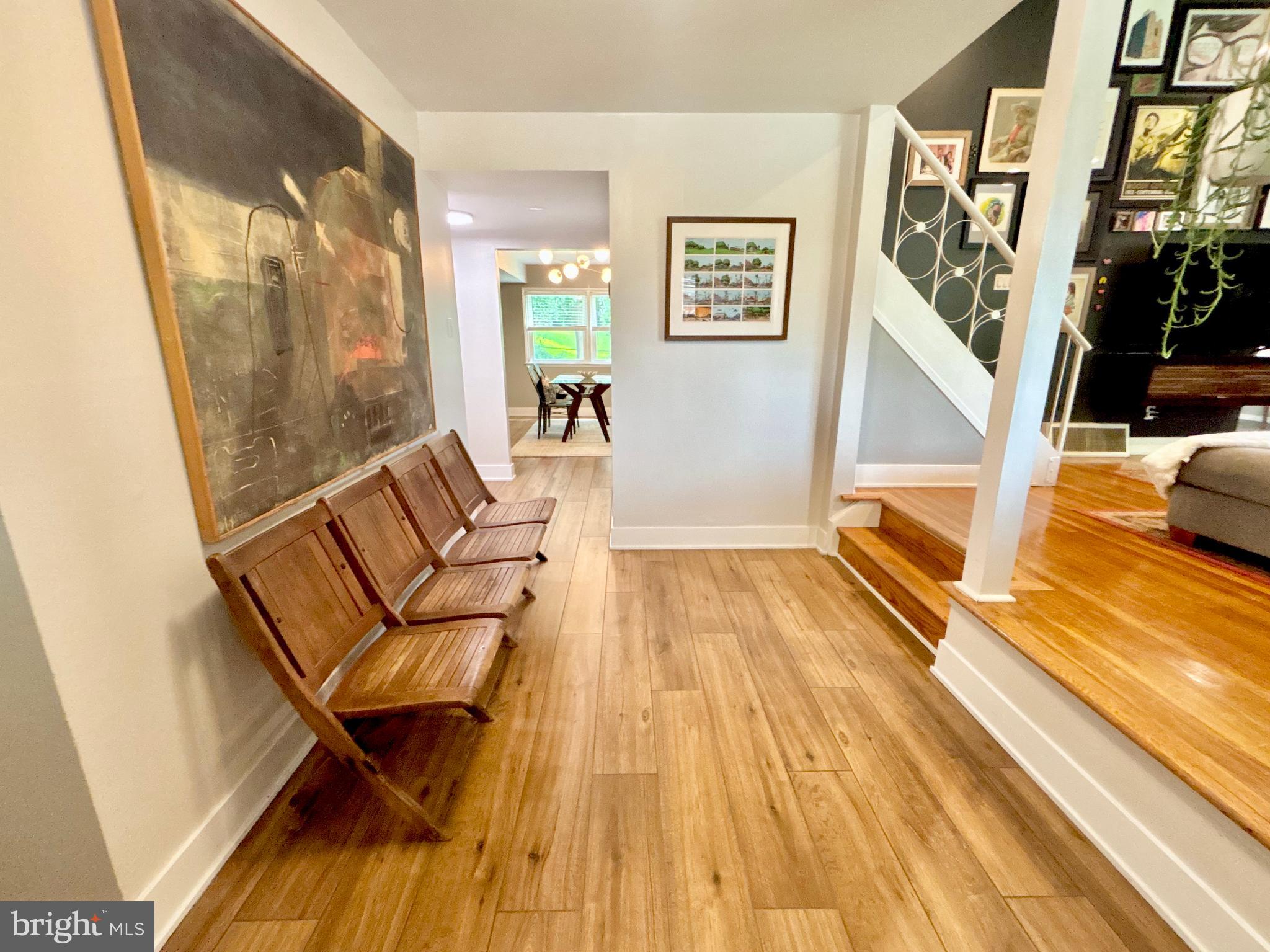 422 Ridge Pike Lafayette Hill, PA 19444 - Photo 4 of 40 Foyer