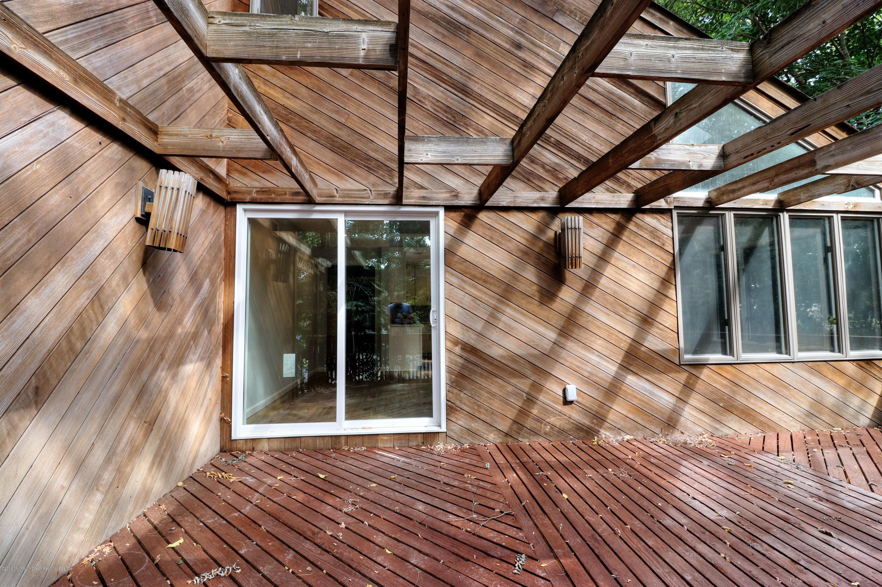 364 Middle Road Hazlet, NJ 07730 - Photo 30 of 31 deck_4