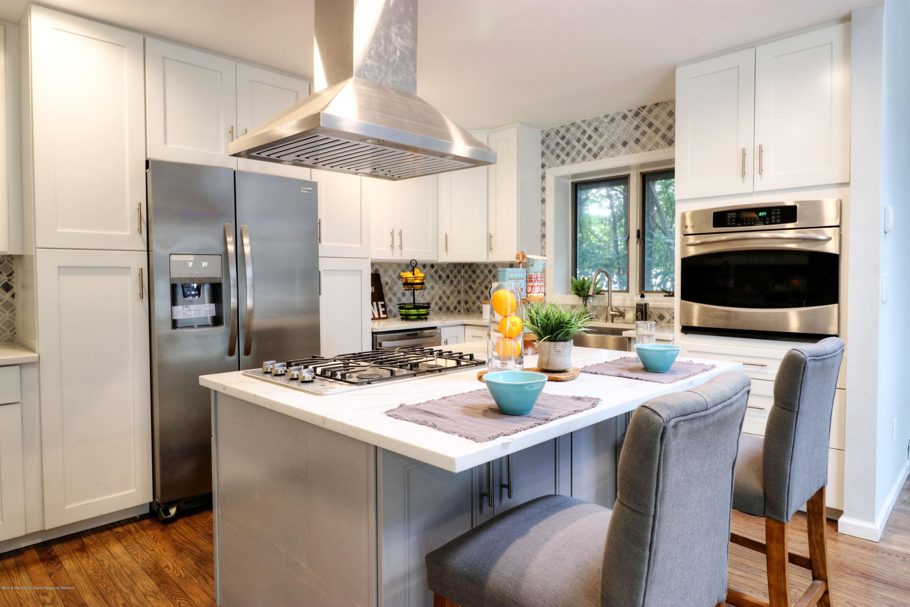 364 Middle Road Hazlet, NJ 07730 - Photo 5 of 31 kitchen_1