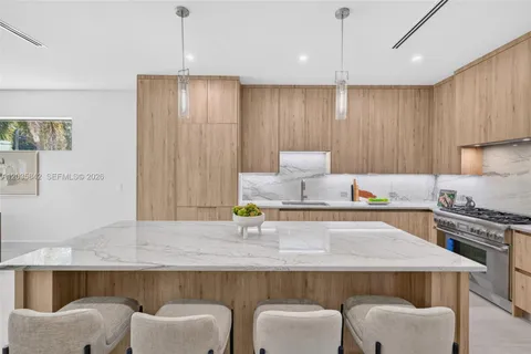 $1,525,000 | 910 Southeast 13th Street, Fort Lauderdale, FL 33316