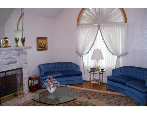 4 Landers Road Stoneham, MA 02180 - Photo 4 of 20