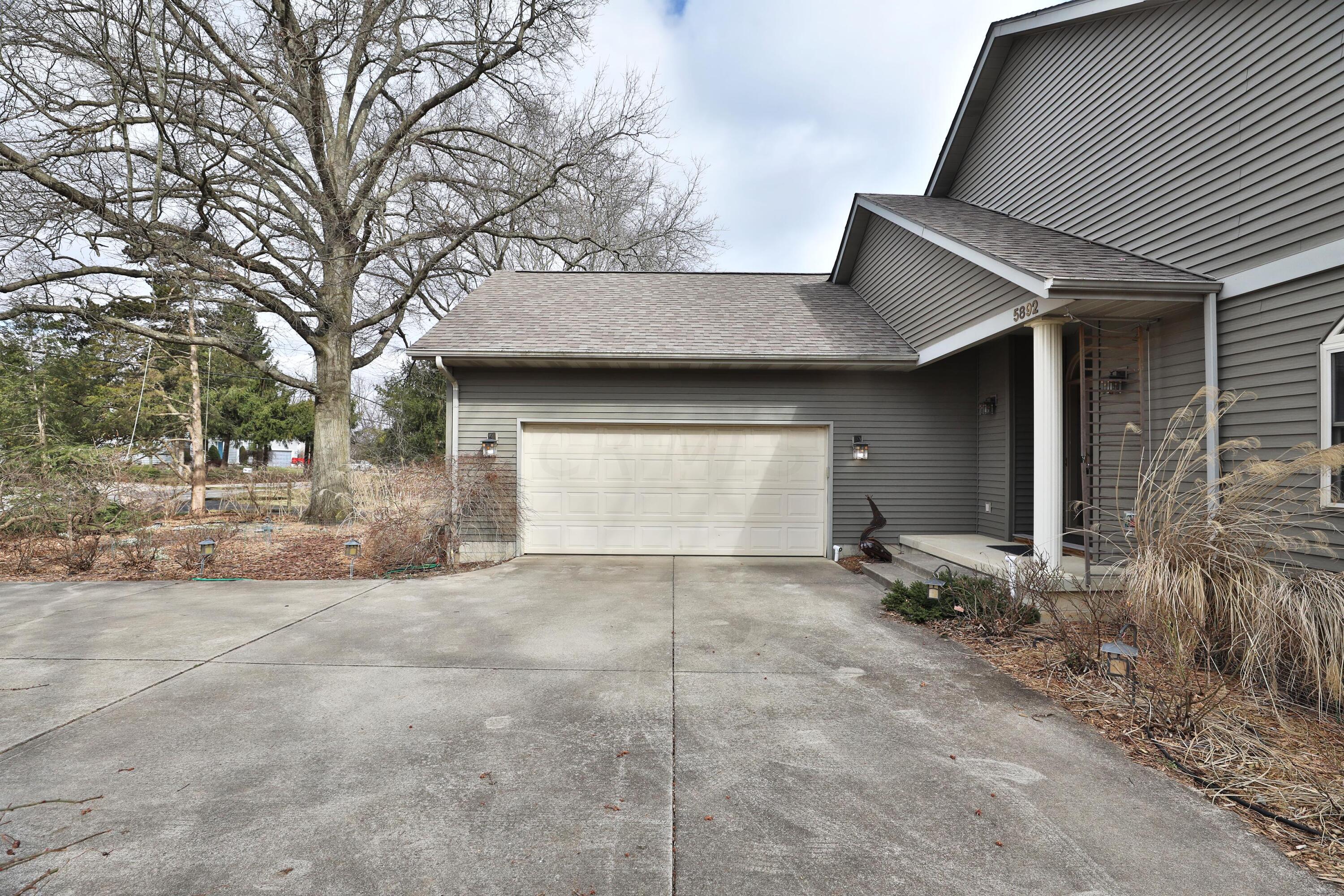 5892 Linworth Road Columbus, OH 43085 - Photo 4 of 68 5892-Linworth-04