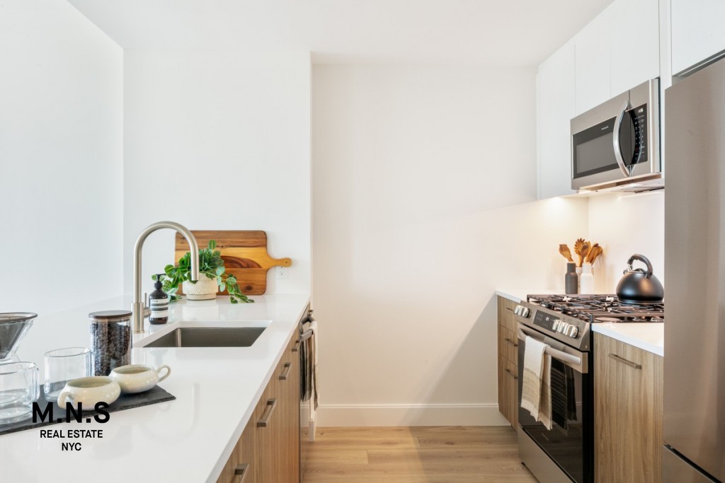 23-15 44th Road, Unit 64J Queens, NY 11101 - Photo 14 of 42