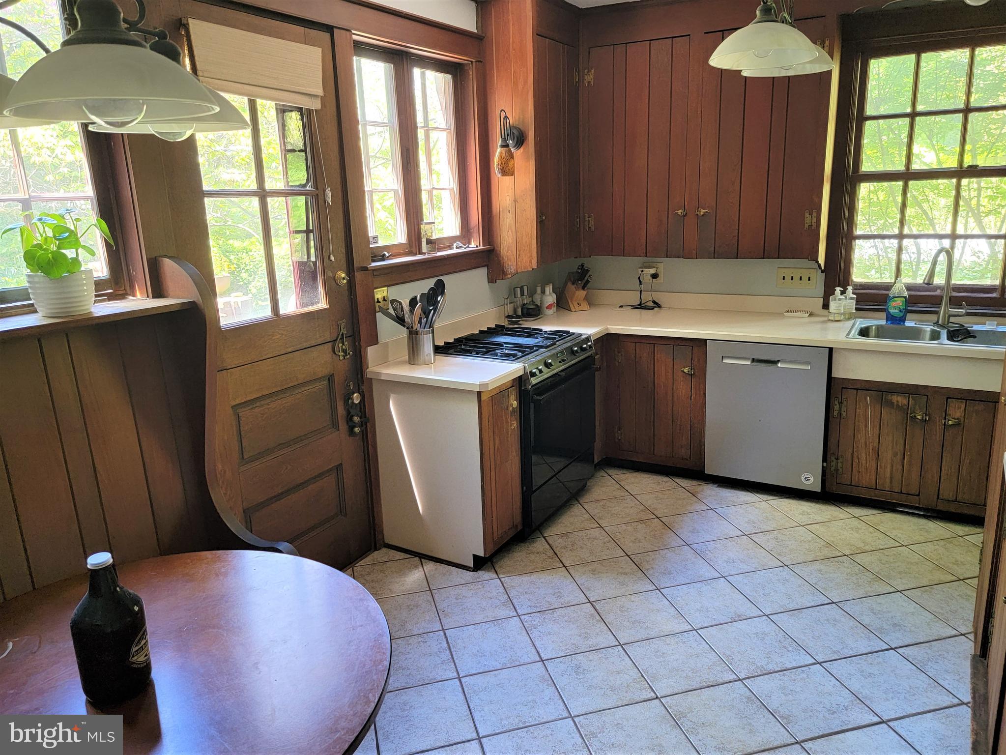 212 Vineyard Road Harrisburg, PA 17104 - Photo 28 of 51 Gallery Image 28
