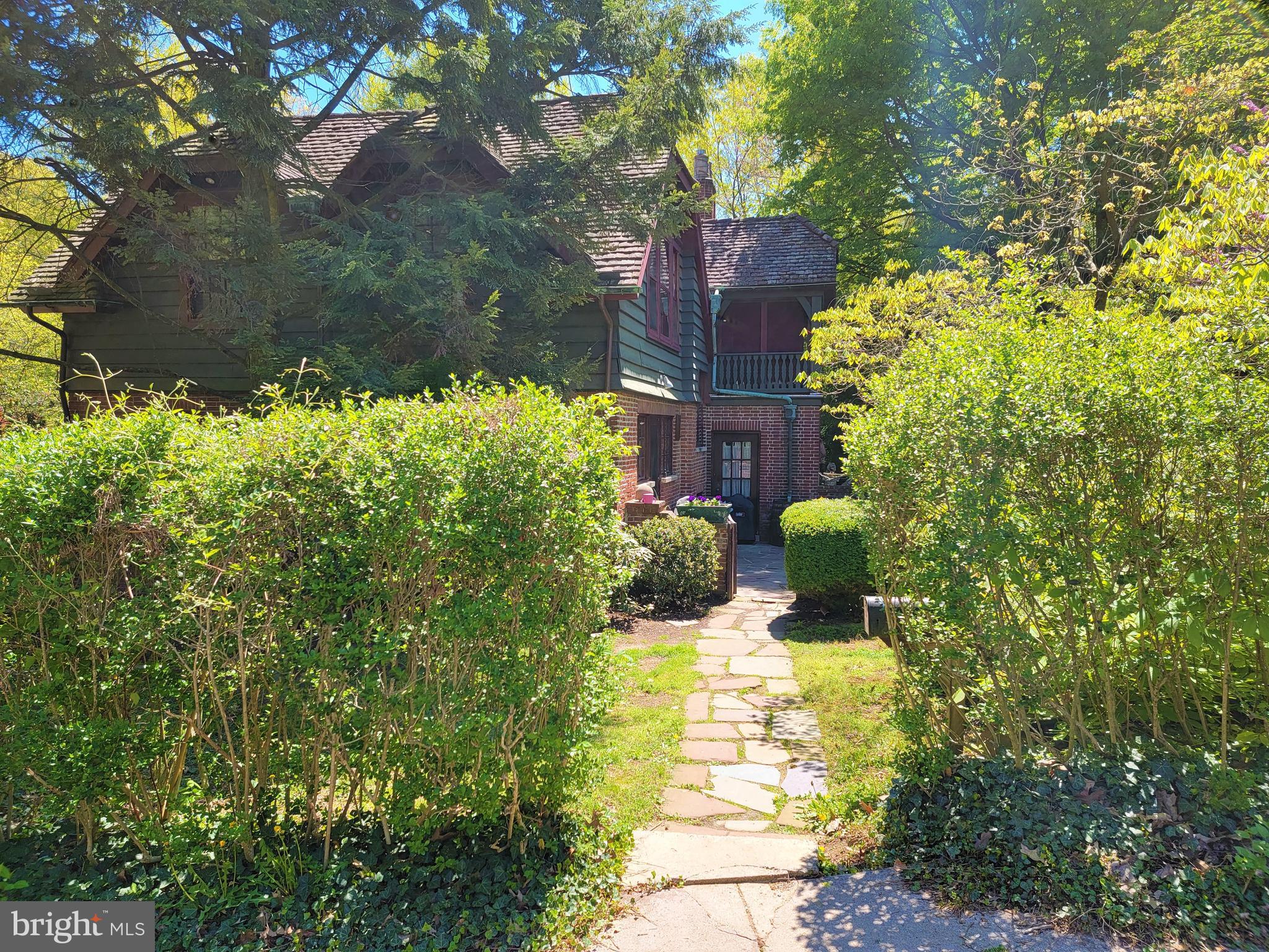 212 Vineyard Road Harrisburg, PA 17104 - Photo 8 of 51 Gallery Image 8