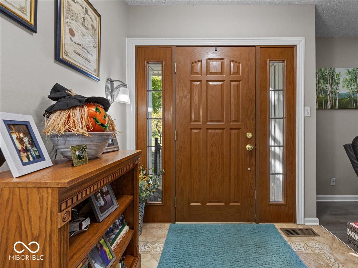 1000 Spring Hill Road Shelbyville, IN 46176 - Photo 4 of 35 Gallery Image 4