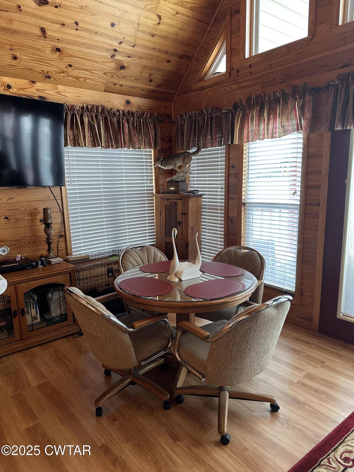 446 Miracle Road Decaturville, TN 38329 - Photo 14 of 22 a room with furniture