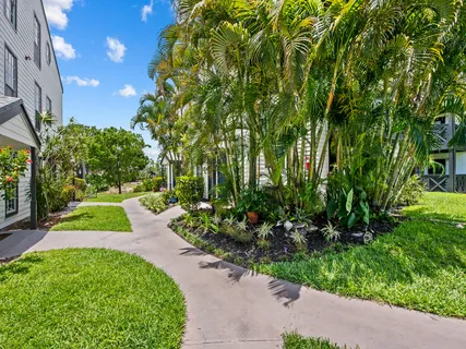 $359,999 | 5095 Heatherhill Lane, Unit 8, Boca Raton, FL 33486