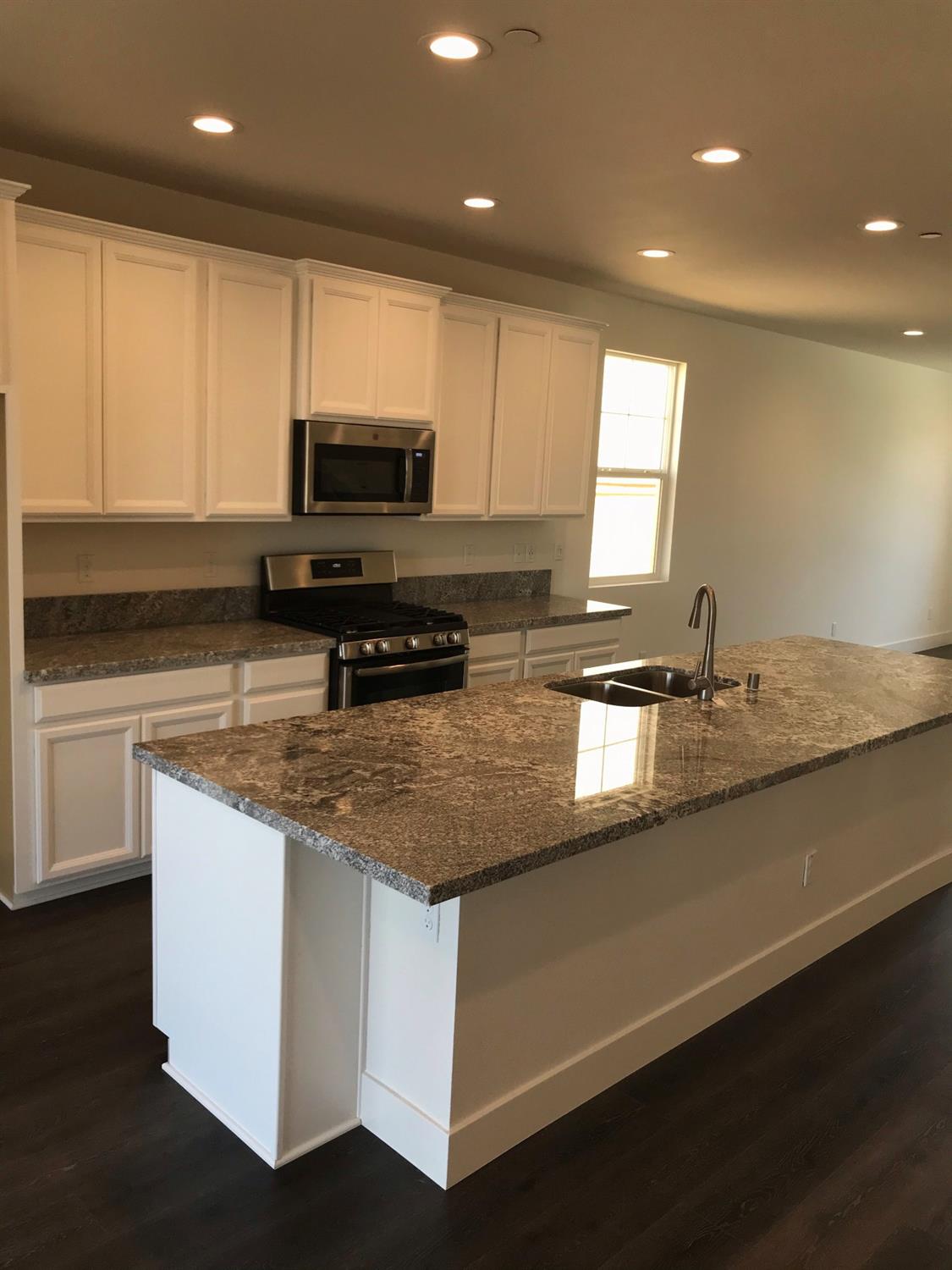 4330 Hillside Road Madera, CA 93636 - Photo 2 of 4 Gallery Image 2