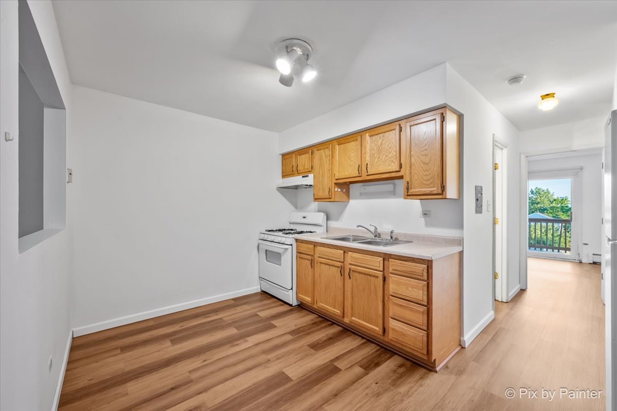 821 Bode Road, Unit 8 Elgin, IL 60120 - Photo 11 of 27 Gallery Image 11