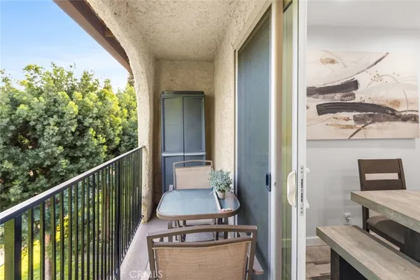 $2,395 | 3010 Montrose Avenue, Unit 26, La Crescenta, CA 91214