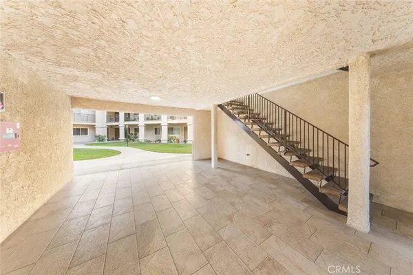 $2,500 | 3010 Montrose Avenue, Unit 26, La Crescenta, CA 91214