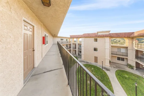 $2,500 | 3010 Montrose Avenue, Unit 26, La Crescenta, CA 91214