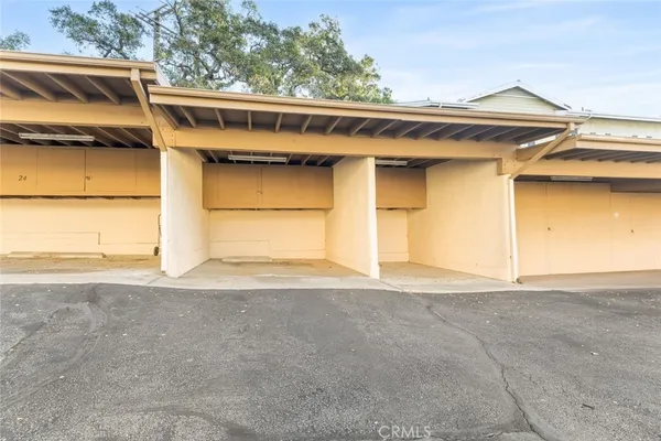$2,395 | 3010 Montrose Avenue, Unit 26, La Crescenta, CA 91214