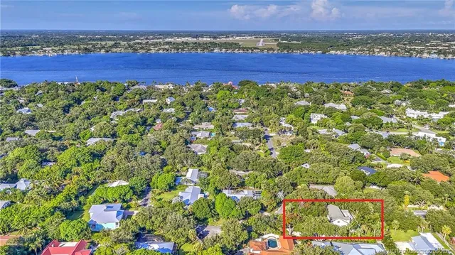 $5,500 | 4 Via Lucindia Drive South, Sewall's Point, FL 34996