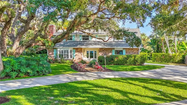 $5,500 | 4 Via Lucindia Drive South, Sewall's Point, FL 34996