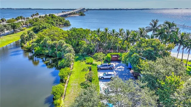 $5,500 | 4 Via Lucindia Drive South, Sewall's Point, FL 34996