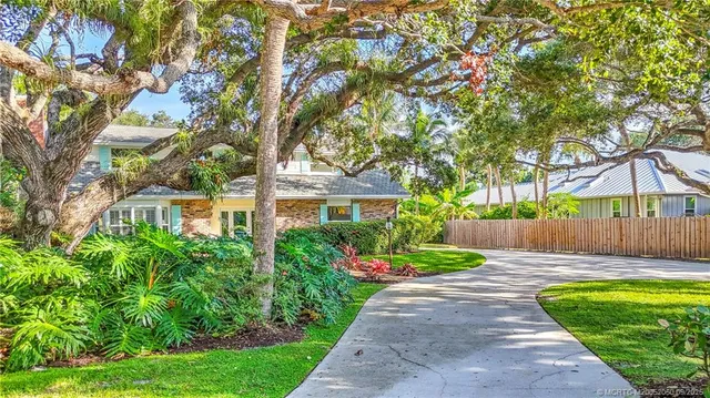 $5,500 | 4 Via Lucindia Drive South, Sewall's Point, FL 34996