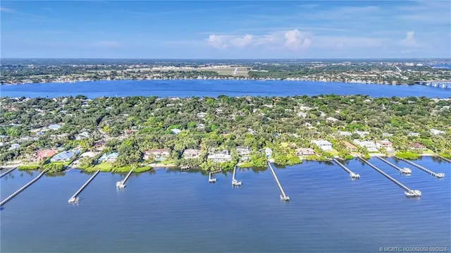 $5,500 | 4 Via Lucindia Drive South, Sewall's Point, FL 34996