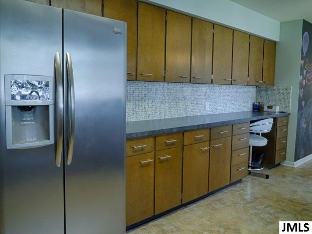 916 Oak Grove Road Jackson, MI 49203 - Photo 7 of 34 Plenty of cabinet and counter space.