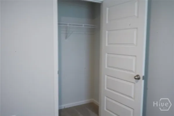 $2,400 | 397 Coconut Drive, Bloomingdale, GA 31302