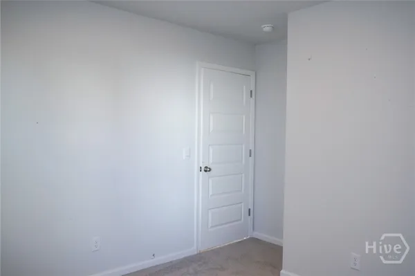 $2,400 | 397 Coconut Drive, Bloomingdale, GA 31302