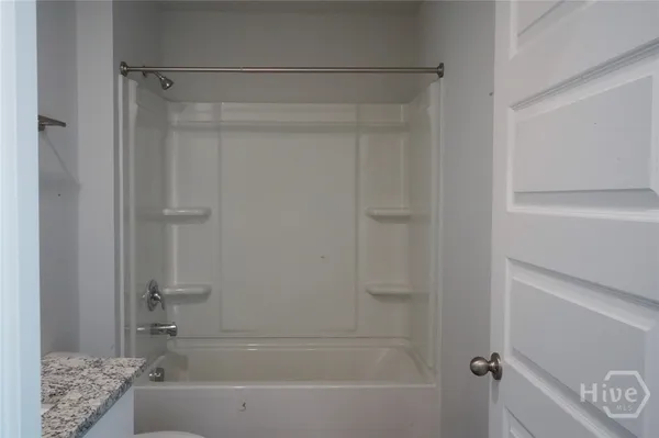 $2,400 | 397 Coconut Drive, Bloomingdale, GA 31302