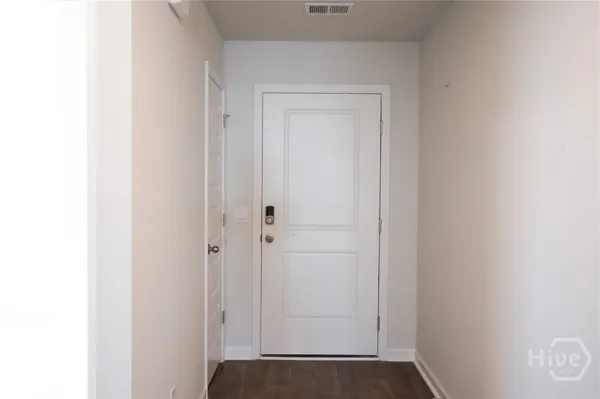 $2,400 | 397 Coconut Drive, Bloomingdale, GA 31302