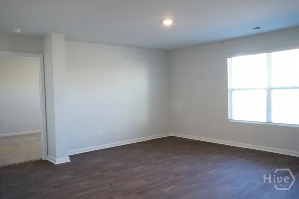 $2,400 | 397 Coconut Drive, Bloomingdale, GA 31302