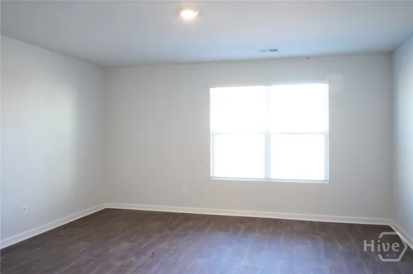 $2,400 | 397 Coconut Drive, Bloomingdale, GA 31302