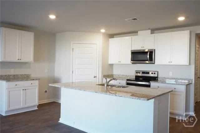 $2,450 | 397 Coconut Drive, Bloomingdale, GA 31302