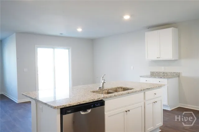 $2,450 | 397 Coconut Drive, Bloomingdale, GA 31302