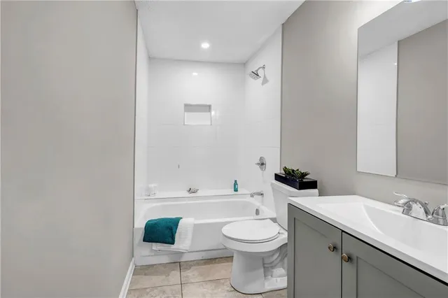 $279,900 | 8413 Glenwoods Terrace, Riverdale, GA 30274